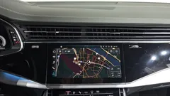 2021 Audi Q8 55 TFSI Quattro Premium, белый — фото 15