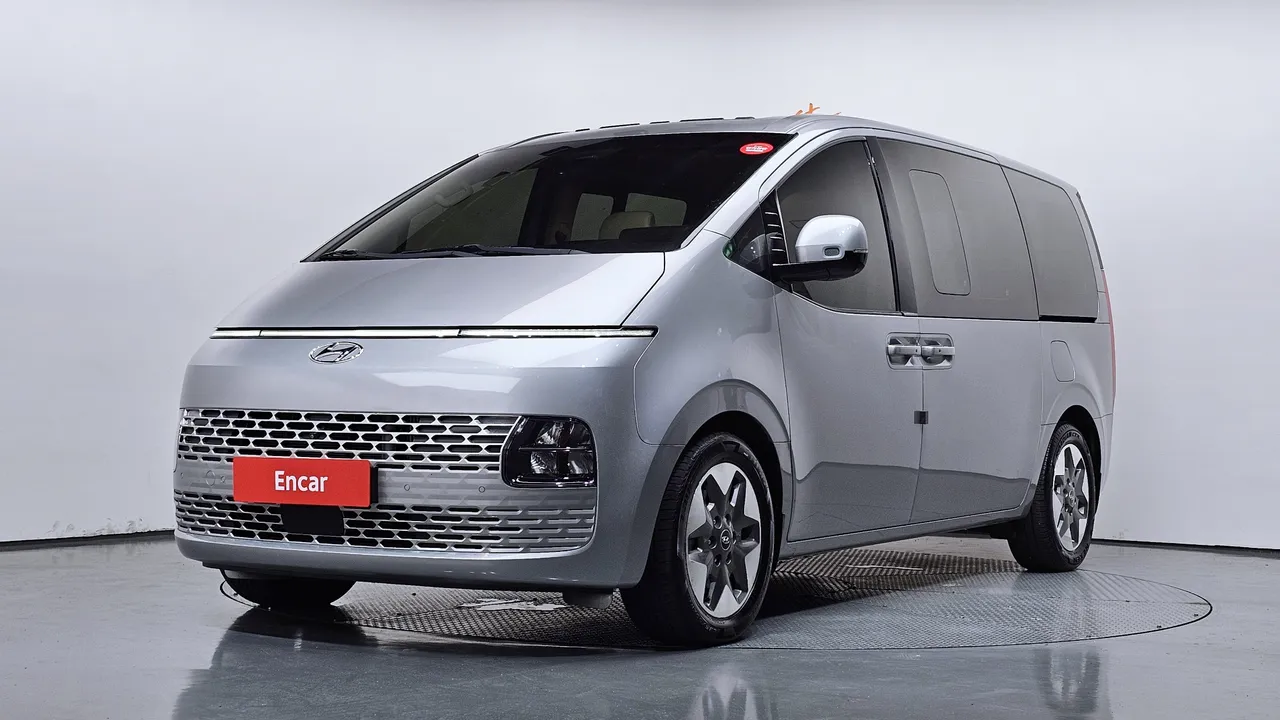 2023 Hyundai Staria 4WD Tourer 9-Seater