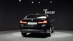 2021 BMW 5-Series 520i Luxury, чёрный — фото 4