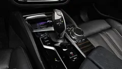 2021 BMW 5-Series 520i Luxury, чёрный — фото 9