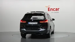 2022 BMW X1 xDrive 18d M Sport, чёрный — фото 4