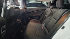2021 Toyota Prius 1.8, белый — фото 6