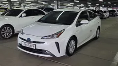 2021 Toyota Prius 1.8, белый — фото 11