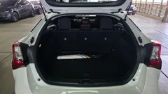 2021 Toyota Prius 1.8, белый — фото 17
