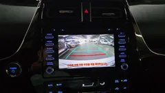 2021 Toyota Prius 1.8, белый — фото 19