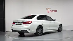 2022 BMW 3-Series 320i M Sport — фото 2