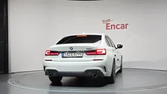 2022 BMW 3-Series 320i M Sport — фото 4