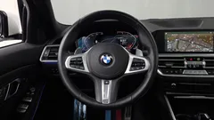 2022 BMW 3-Series 320i M Sport — фото 13