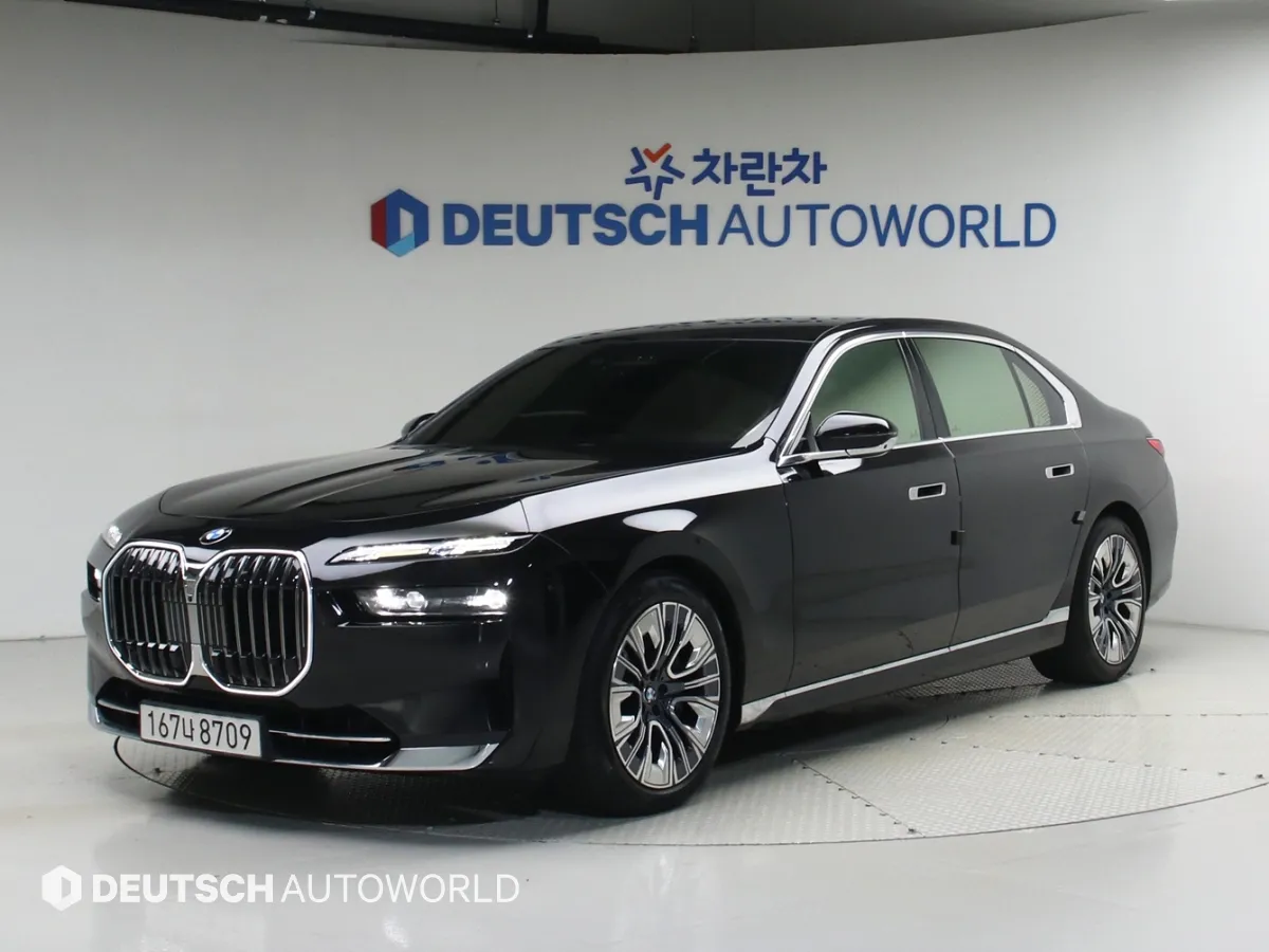 2023 BMW 7-Series 740i sDrive Design Pure Excellence