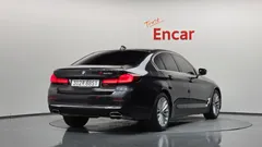 2023 BMW 5-Series 520i Luxury — фото 2