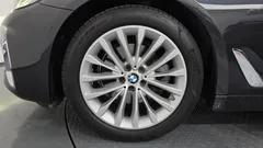 2023 BMW 5-Series 520i Luxury — фото 5