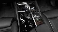 2023 BMW 5-Series 520i Luxury — фото 9