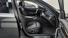 2023 BMW 5-Series 520i Luxury — фото 11