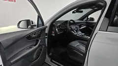 2022 Audi Q7 45 TDI Quattro Premium, белый — фото 10