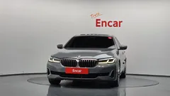 2022 BMW 5-Series 523d Luxury — фото 3