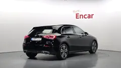 2022 Mercedes-Benz A-Class A220 Hatchback, чёрный — фото 2