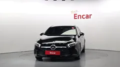 2022 Mercedes-Benz A-Class A220 Hatchback, чёрный — фото 3