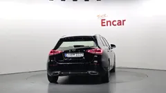 2022 Mercedes-Benz A-Class A220 Hatchback, чёрный — фото 4