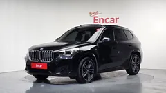 2023 BMW X1 sDrive 20i M Sport, чёрный — фото 1