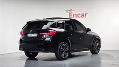 2023 BMW X1 sDrive 20i M Sport, чёрный — фото 2