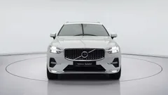 2024 Volvo XC60 B5 Ultimate Bright, белый — фото 3