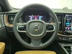 2024 Volvo XC60 B5 Ultimate Bright, белый — фото 15