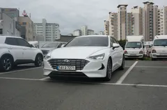 2022 Hyundai Sonata Premium Plus, белый — фото 13