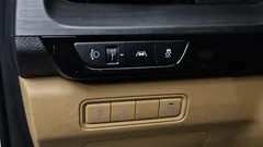 2023 Kia Carnival Diesel 9-Seater Prestige — фото 13