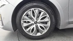 2023 Kia K5 Prestige, серебристый — фото 5