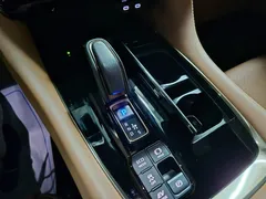 2024 Toyota Alphard 2.5 HEV Executive AWD, чёрный — фото 9