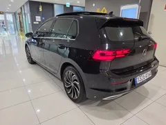 2023 Volkswagen Golf 2.0 TDI Prestige, чёрный — фото 2