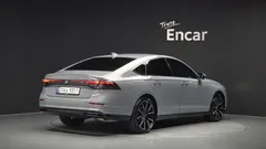 2023 Honda Accord 2.0 Hybrid Touring, серо-серебристый — фото 2