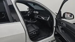 2021 BMW X7 xDrive 40i M Sport 6STR, белый — фото 11