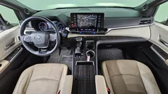 2021 Toyota Sienna 2.5 Hybrid AWD, белый — фото 7