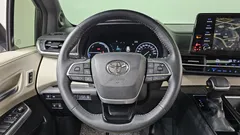 2021 Toyota Sienna 2.5 Hybrid AWD, белый — фото 12