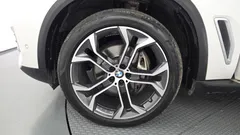 2022 BMW X5 xDrive 30d xLine, белый — фото 5