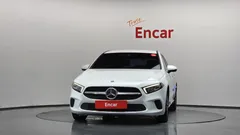 2022 Mercedes-Benz A-Class A220 Hatchback — фото 3