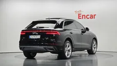 2022 Audi Q8 45 TDI Quattro Premium — фото 2