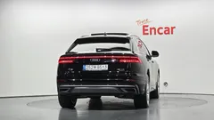 2022 Audi Q8 45 TDI Quattro Premium — фото 4