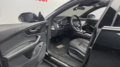 2022 Audi Q8 45 TDI Quattro Premium — фото 10