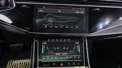 2022 Audi Q8 45 TDI Quattro Premium — фото 17
