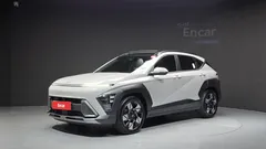 2023 Hyundai Kona Inspiration, серо-серебристый — фото 1