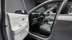 2023 Hyundai Kona Inspiration, серо-серебристый — фото 10