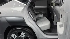 2023 Hyundai Kona Inspiration, серо-серебристый — фото 12