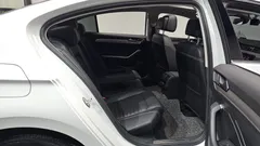 2022 Volkswagen Passat 2.0 TDI Prestige, белый — фото 11