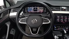2022 Volkswagen Passat 2.0 TDI Prestige, белый — фото 13