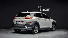 2023 Hyundai Kona Inspiration, серо-серебристый — фото 2