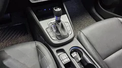 2023 Hyundai Kona Inspiration, серо-серебристый — фото 9