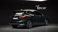 2022 BMW 2-Series 218d Luxury, зелёный — фото 2