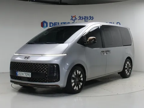 2023 Hyundai Staria 4WD Lounge 9-Seater